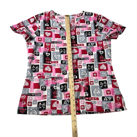 Heart and Card Pattern V-Neck Scrub Top Women’s Size Small - Picture 9 of 10